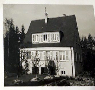 Das Elternhaus vom Garten aus